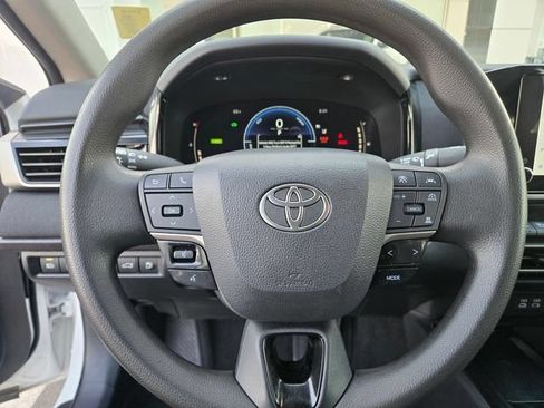 Used 2025 Toyota Camry LE FWD image 24