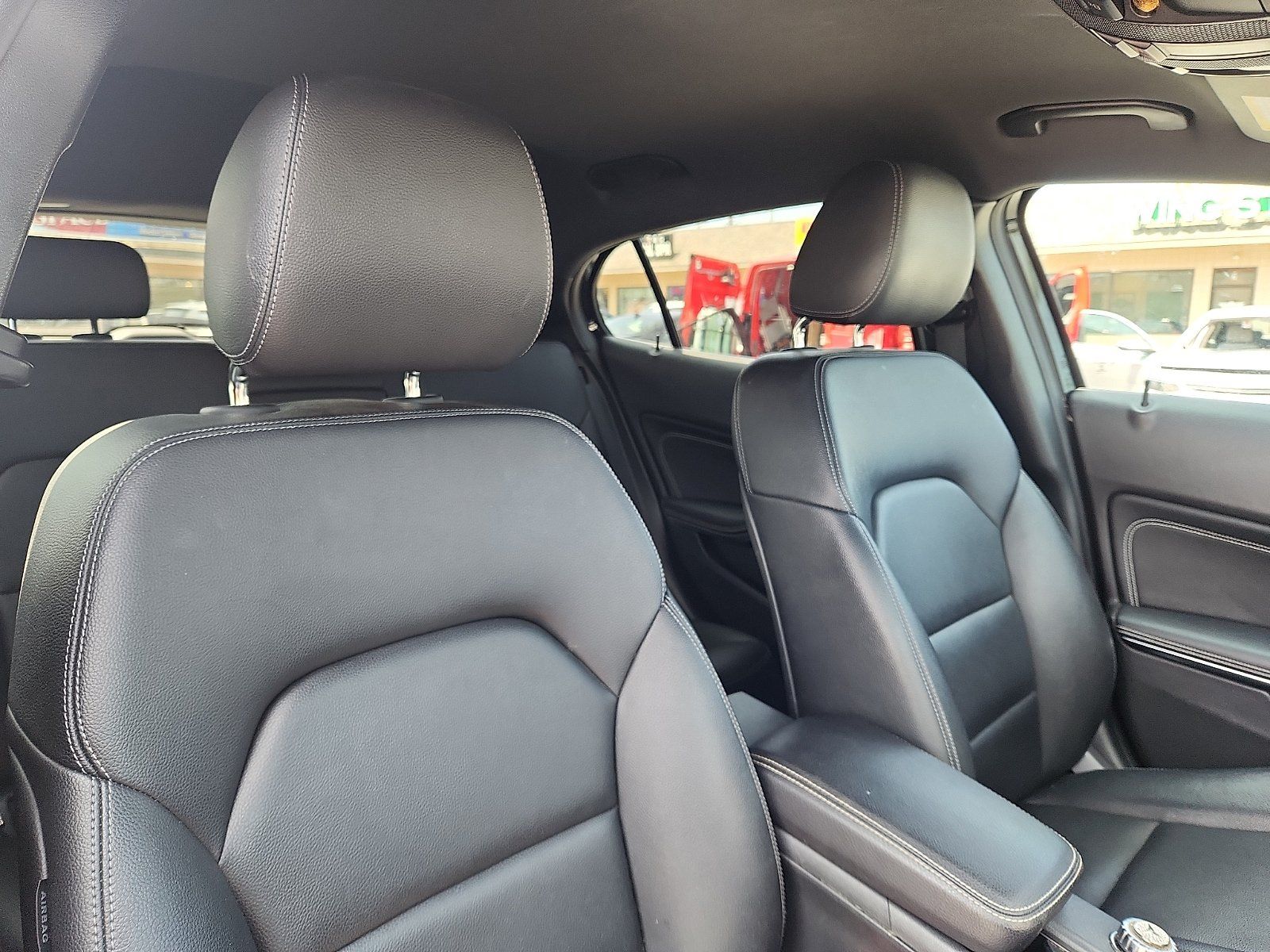 Used 2018 Mercedes-Benz GLA 250 4MATIC image 32