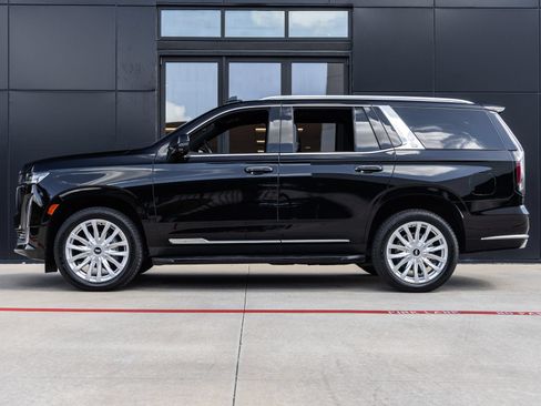 Used 2024 Cadillac Escalade Luxury RWD image 9