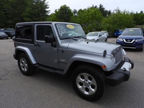 Used 2015 Jeep Wrangler Sahara w/ Connectivity Group AWD/4WD image 5