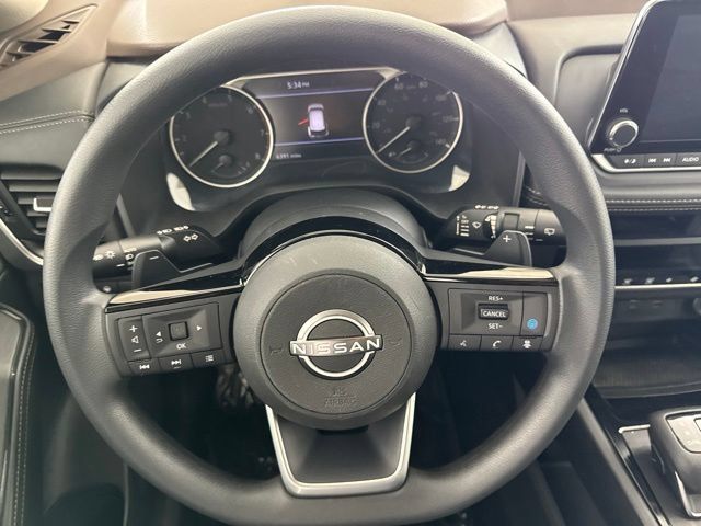 Used 2023 Nissan Rogue SV AWD/4WD image 19