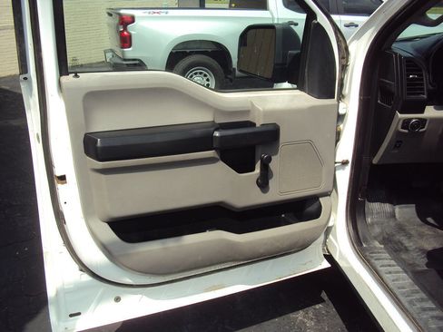 Used 2015 Ford F150 XL RWD image 8