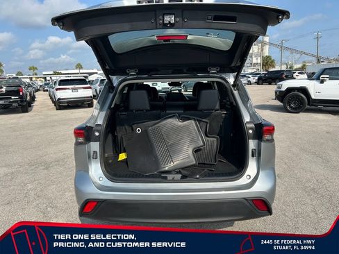 Used 2023 Toyota Highlander XLE FWD image 10