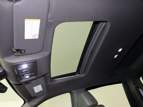 Used 2021 GMC Sierra 3500 Denali w/ Denali Ultimate Package image 13