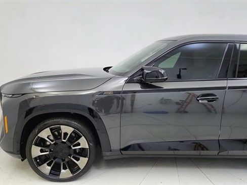Used 2023 BMW XM image 4