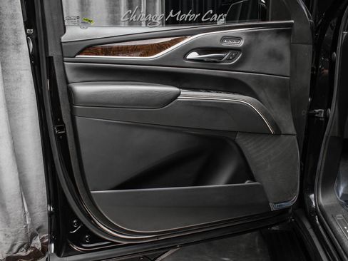 Used 2021 Cadillac Escalade Sport Platinum w/ LPO, ONYX Package AWD/4WD image 36