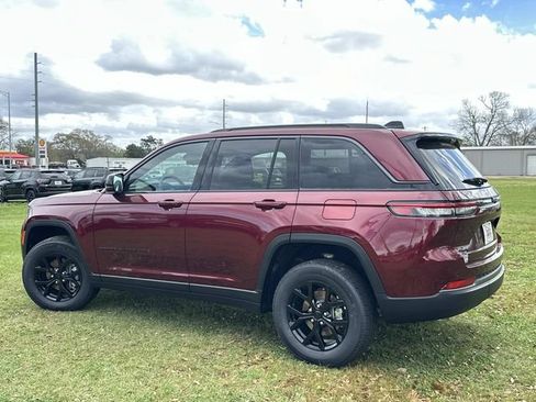 New 2026 Jeep Grand Cherokee Altitude AWD/4WD image 18