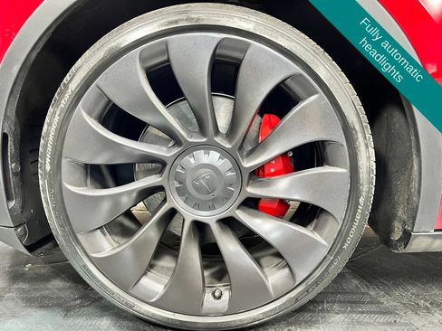 Used 2024 Tesla Model Y Performance AWD/4WD image 11