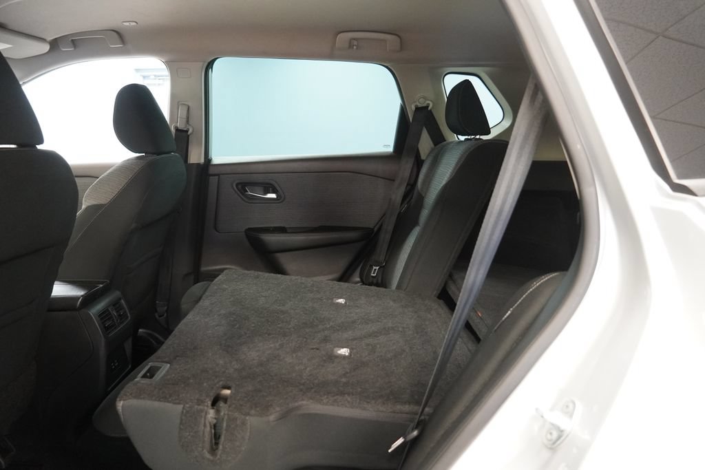 Used 2022 Nissan Rogue SV AWD/4WD image 26