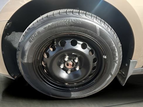 Used 2020 Ford Transit Connect XLT image 9