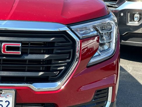 Used 2024 GMC Terrain SLE image 53