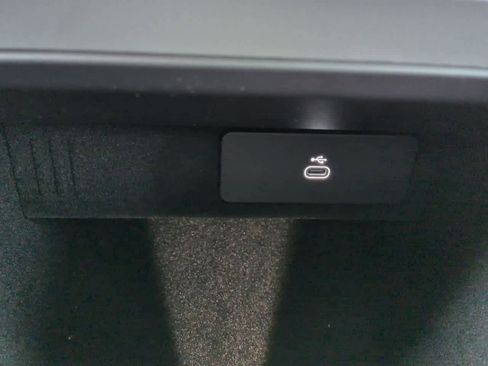 New 2026 Land Rover Range Rover Long Wheelbase SE image 33