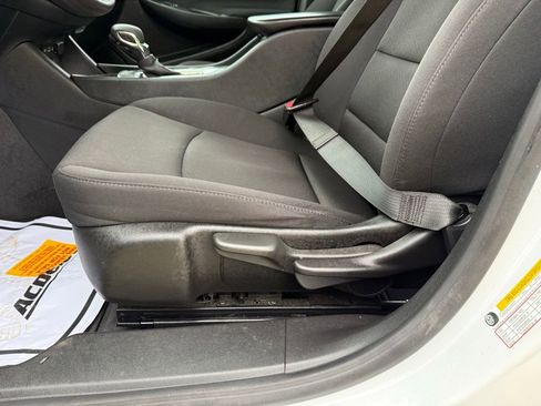 Used 2023 Chevrolet Malibu LS FWD image 26