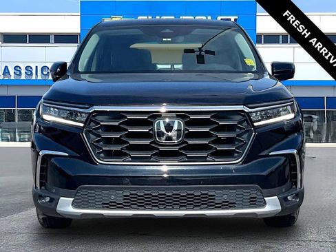 Used 2025 Honda Pilot EX-L image 2