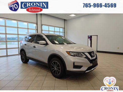 Used 2017 Nissan Rogue S AWD/4WD image 1