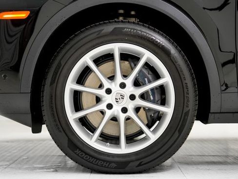 New 2026 Porsche Cayenne AWD/4WD image 27