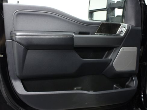 Used 2025 Ford F350 Lariat w/ Lariat Ultimate Package AWD/4WD image 11