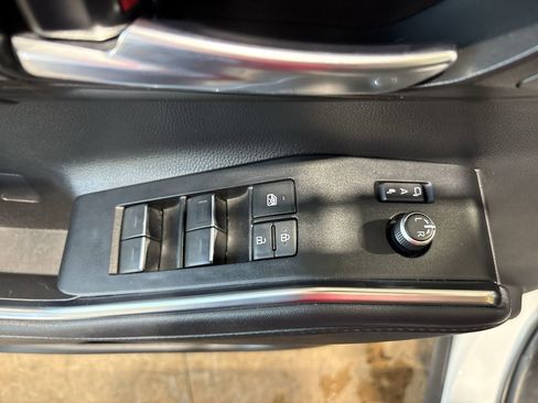 Used 2023 Toyota Highlander Limited image 13