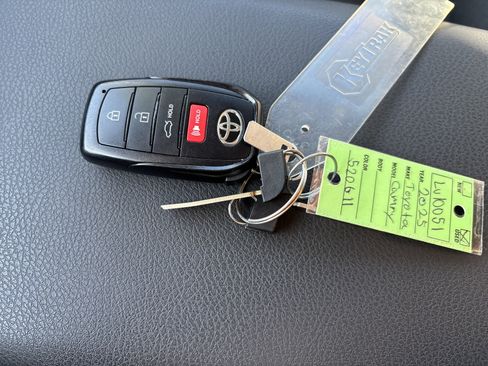 Used 2025 Toyota Camry LE image 32