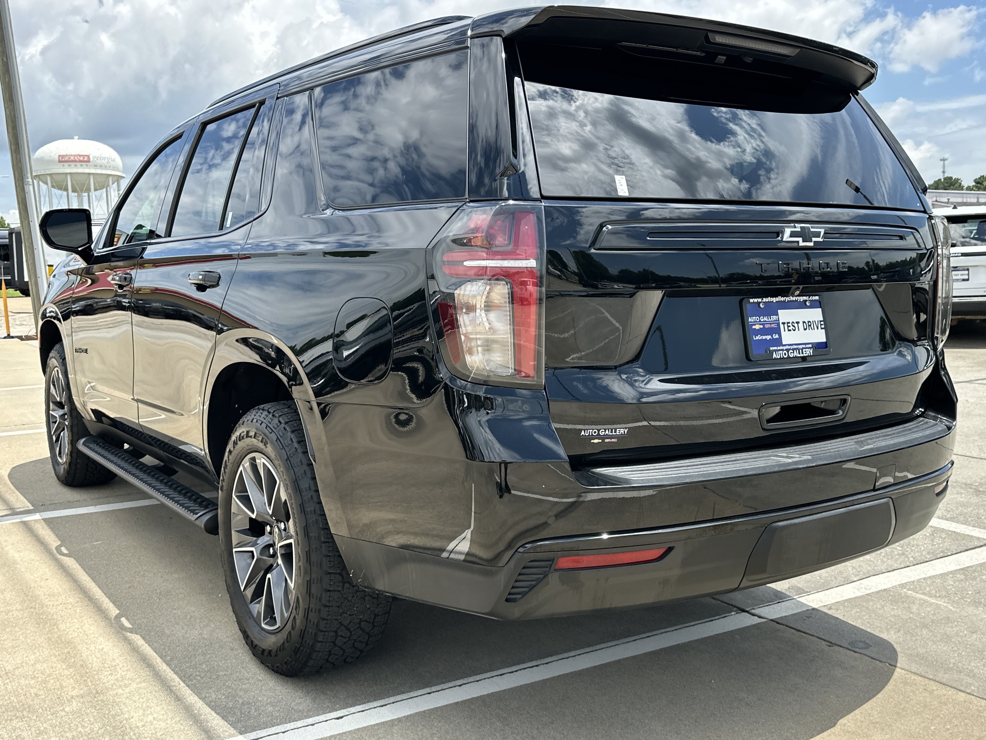 Certified 2023 Chevrolet Tahoe Z71 AWD/4WD image 8