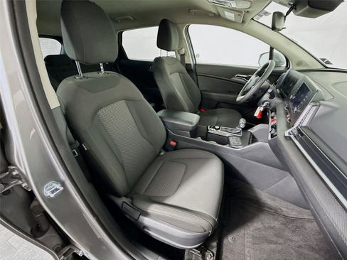 Used 2024 Kia Sportage LX image 20