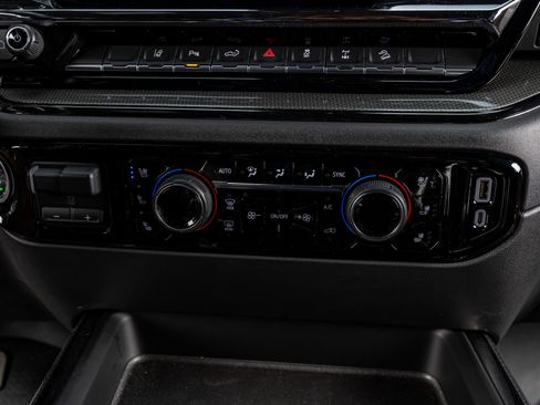 Used 2025 Chevrolet Silverado 2500 ZR2 image 26