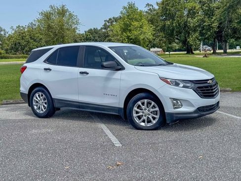 Used 2021 Chevrolet Equinox LS w/ LS Convenience Package FWD image 1