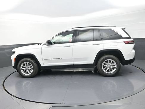 Used 2026 Jeep Grand Cherokee Laredo X AWD/4WD image 6