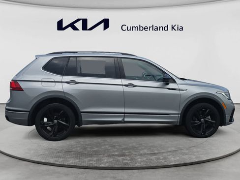 Used 2023 Volkswagen Tiguan SE R-Line AWD/4WD image 6