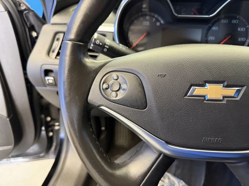 Used 2015 Chevrolet Impala LT w/ Convenience Package FWD image 15