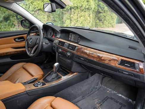 Used 2010 BMW 328i Sedan RWD image 17