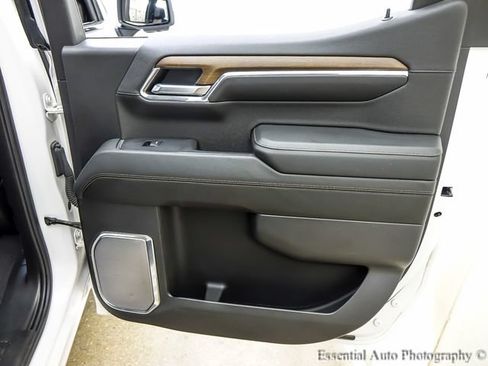 Used 2024 Chevrolet Silverado 1500 High Country w/ High Country Premium Package AWD/4WD image 26