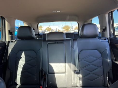 Used 2024 Volkswagen Atlas SE image 23