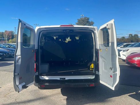 Used 2017 Ford Transit 350 XL image 5