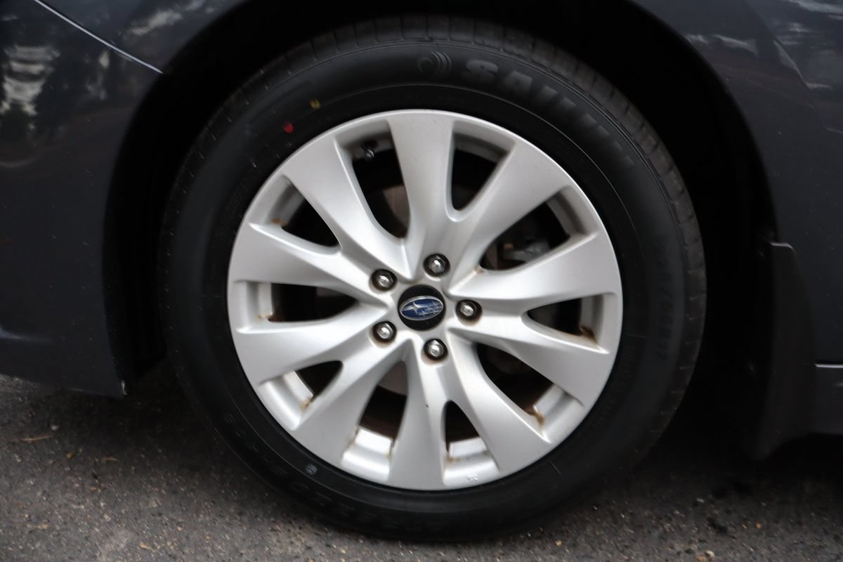 Used 2015 Subaru Legacy 2.5i Premium AWD/4WD image 41