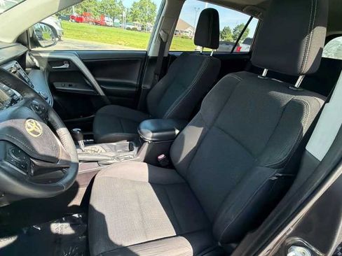 Used 2018 Toyota RAV4 XLE FWD image 8