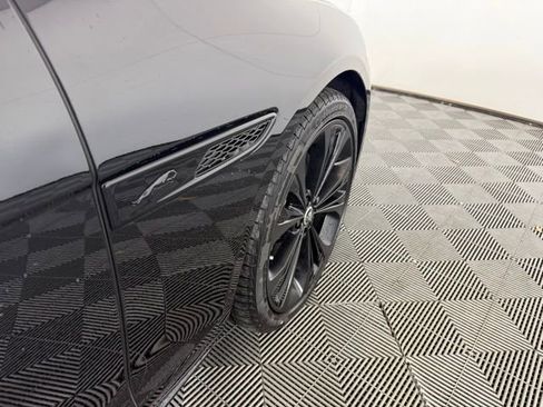 Used 2024 Jaguar XF R-Dynamic SE image 40