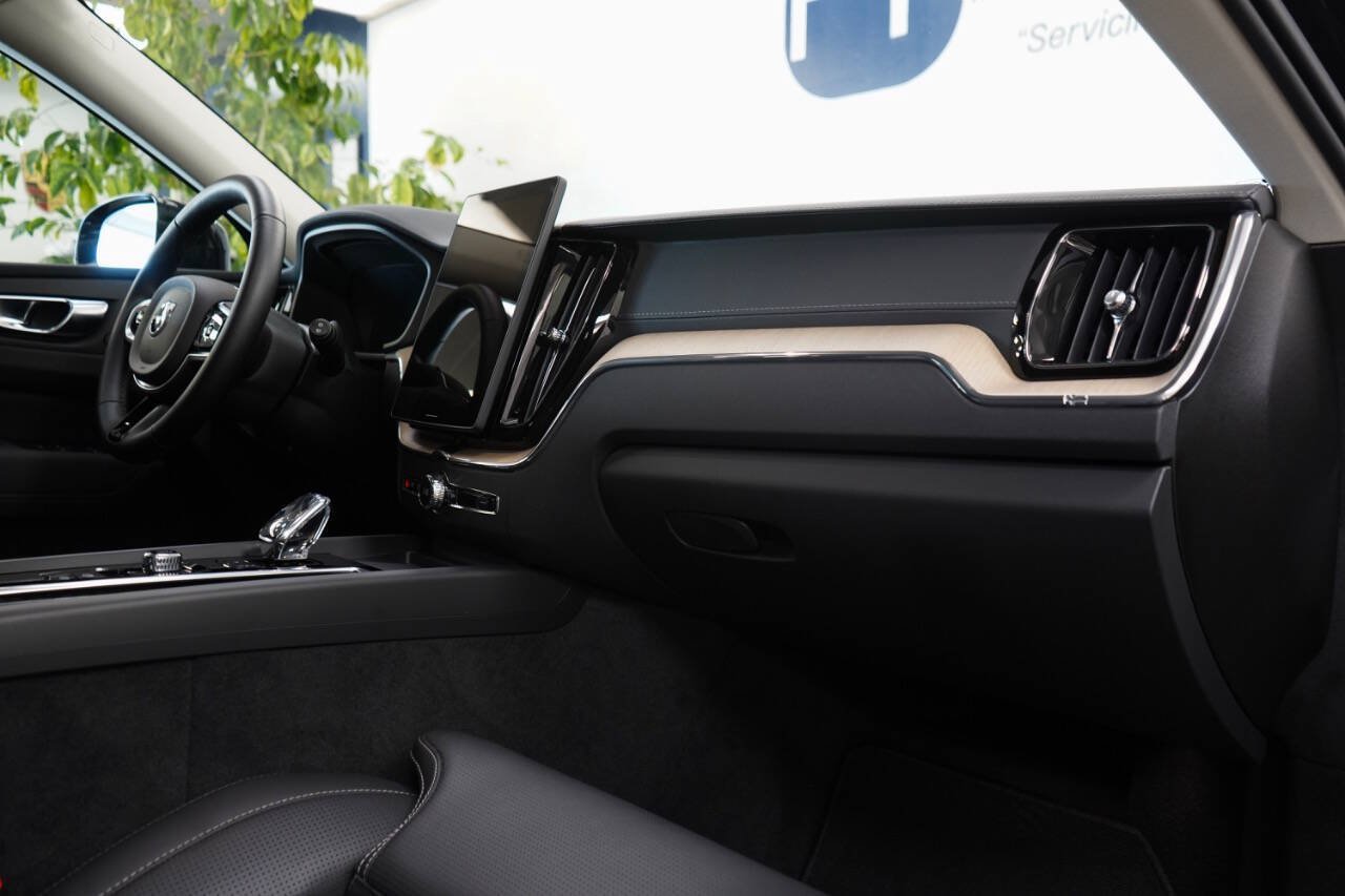 Used 2026 Volvo XC60 B5 Ultra AWD/4WD image 60