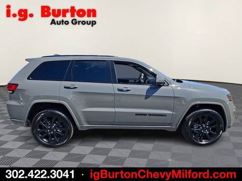 Used 2021 Jeep Grand Cherokee Laredo X AWD/4WD image 7