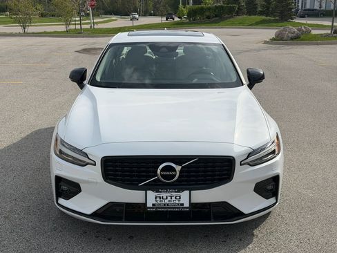 Used 2022 Volvo S60 B5 Momentum AWD/4WD image 2