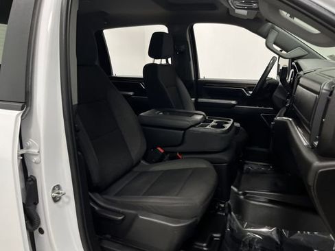 Used 2024 Chevrolet Silverado 3500 LT image 31