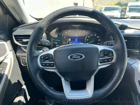 Used 2021 Ford Explorer XLT w/ Equipment Group 202A AWD/4WD image 40