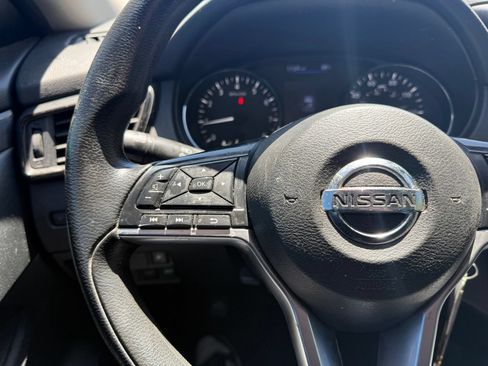 Used 2020 Nissan Rogue S FWD image 18