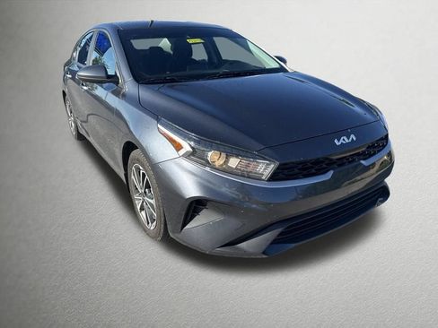 Used 2022 Kia Forte LXS FWD image 1