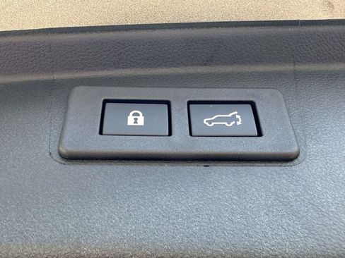 Used 2025 Subaru Outback Limited w/ Popular Package #2 AWD/4WD image 9