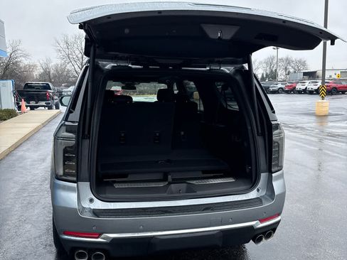 New 2026 Chevrolet Suburban Premier w/ Sun And Tow Package AWD/4WD image 10