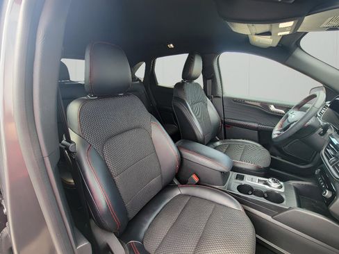 Used 2023 Ford Escape ST-Line w/ Tech Pack #1 AWD/4WD image 34