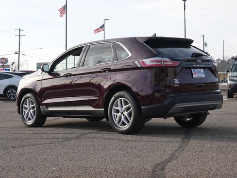 Used 2024 Ford Edge SEL w/ Convenience Package image 6