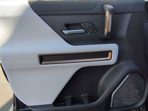 Used 2024 GMC Hummer EV 3X image 10