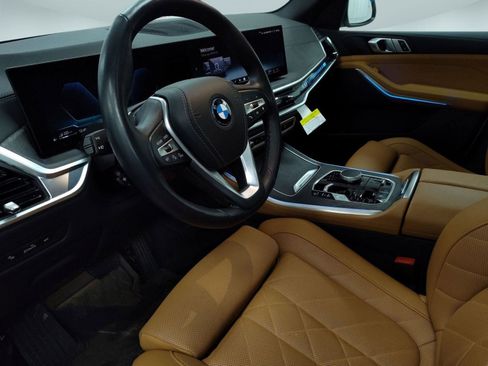 Used 2025 BMW X5 xDrive50e w/ Parking Assistance Package image 4